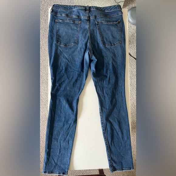 Universal Thread High Rise Skinny Jeans - Picture 3 of 5